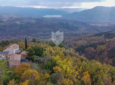 Zemljiste, Motovun, prodaja, 299000 €, 3733 m2