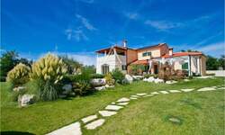 Kuca, Višnjan, prodaja, 1 €, 290 m2