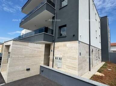 Cetvorosoban stan, Medulin, prodaja, 790000 €, 186 m2