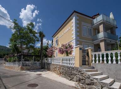 Cetvorosoban stan, Opatija, Ika, najam, 1 €, 82 m2