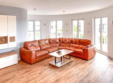 Kuca, Crikvenica, prodaja, 895000 €, 300 m2