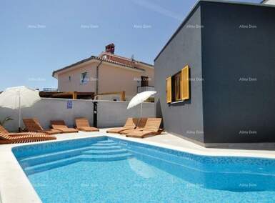 Kuca, Fažana, Valbandon, prodaja, 780000 €, 350 m2