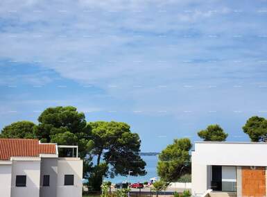 Kuca, Fažana, prodaja, 1300000 €, 300 m2