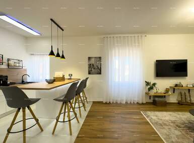 Dvosoban stan, Pula, Istarska ulica, prodaja, 299000 €, 62 m2