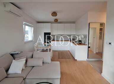 Trosoban stan, Viškovo, Sroki, najam, 700 €, 63 m2