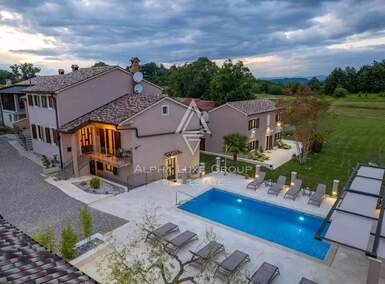 Kuca, Pićan, prodaja, 1100000 €, 450 m2