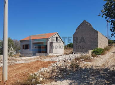 Kuca, Pakoštane, prodaja, 140000 €, 70 m2