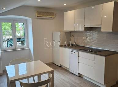 Jednosoban stan, Rijeka, Centar, najam, 430 €, 35 m2