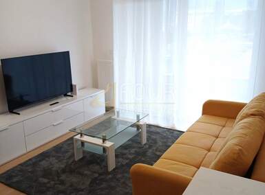 Dvosoban stan, Rijeka, Kantrida, najam, 900 €, 57 m2