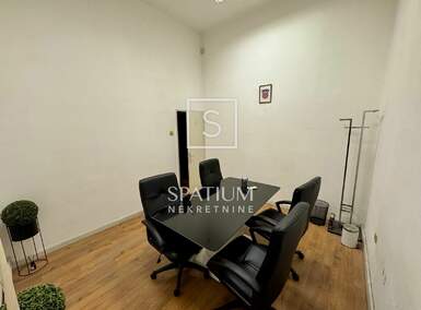 Poslovni prostor, Rijeka, Centar, najam, 165 €, 12 m2
