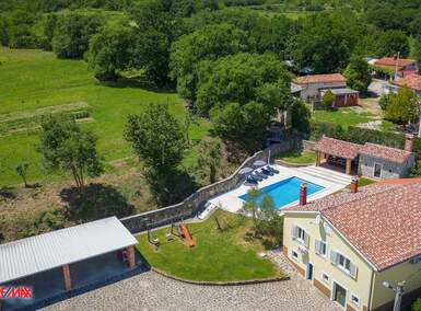 Kuca, Pićan, prodaja, 495000 €, 158 m2