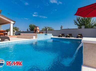 Kuca, Pula, Monte Magno, prodaja, 850000 €, 360 m2