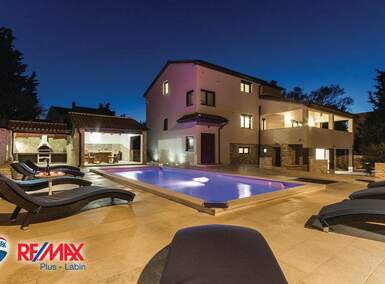 Kuca, Pula, Centar, prodaja, 1100000 €, 200 m2