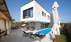 Kuca, Medulin, prodaja, 950000 €, 300 m2