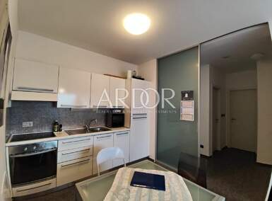 Trosoban stan, Rijeka, Centar, najam, 1500 €, 56 m2