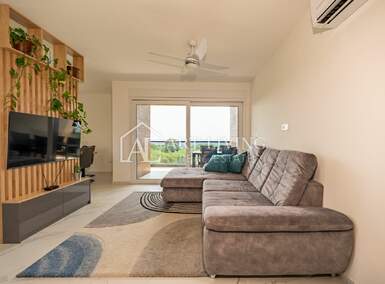 Trosoban stan, Umag, prodaja, 398000 €, 74 m2