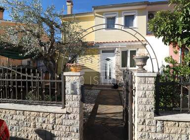 Kuca, Poreč, prodaja, 345000 €, 145 m2