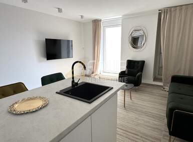 Dvosoban stan, Rijeka, Podmurvice, najam, 1000 €, 43 m2