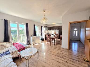 Trosoban stan, Vrsar, prodaja, 190000 €, 72 m2