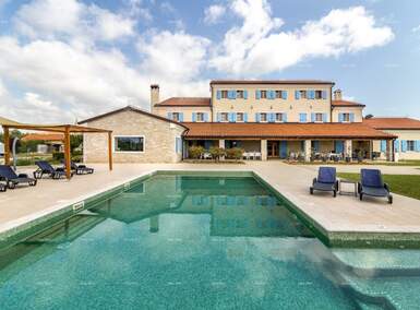 Poslovni prostor, Pula, prodaja, 2400000 €, 866 m2