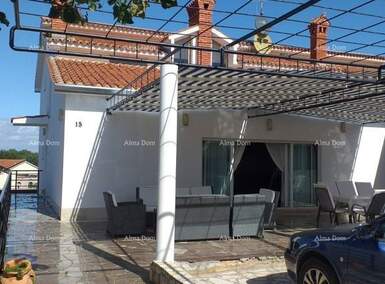 Kuca, Medulin, Vinkuran, prodaja, 1500000 €, 700 m2