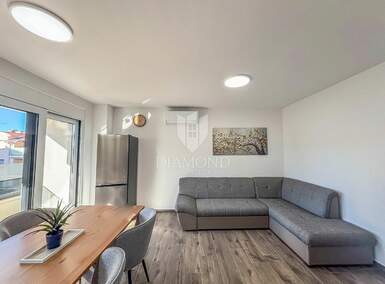 Dvosoban stan, Umag, prodaja, 375000 €, 71 m2