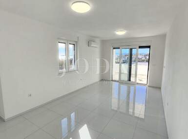 Trosoban stan, Novi Vinodolski, prodaja, 229845 €, 65 m2