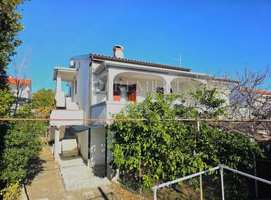 Kuca, Krk, prodaja, 530000 €, 285 m2