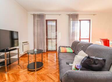 Kuca, Pula, Veli vrh, prodaja, 650000 €, 249 m2