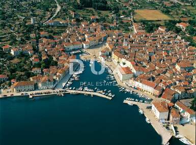 Kuca, Cres, prodaja, 1450000 €, 500 m2