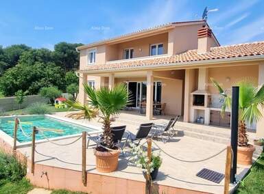 Kuca, Pula, prodaja, 600000 €, 198 m2