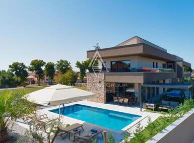 Kuca, Pula, Centar, prodaja, 670000 €, 200 m2