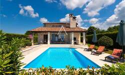 Kuca, Tinjan, prodaja, 560000 €, 162 m2