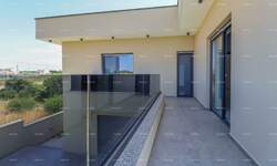 Kuca, Pula, Loborika, prodaja, 850000 €, 350 m2