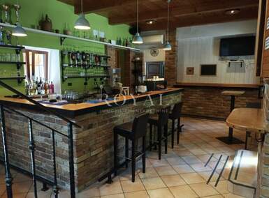 Poslovni prostor, Rijeka, Orehovica, najam, 1500 €, 130 m2