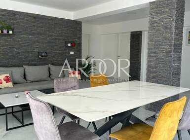 Cetvorosoban stan, Rab, Banjol, prodaja, 664000 €, 135 m2