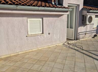 Kuca, Novi Vinodolski, prodaja, 303000 €, 160 m2