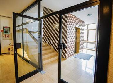 Poslovni prostor, Rijeka, Centar, najam, 290 €, 17 m2