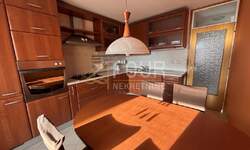 Trosoban stan, Rijeka, Srdoči, najam, 700 €, 67 m2