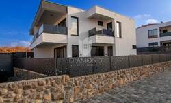 Kuca, Malinska-Dubašnica, Milčetići, prodaja, 622500 €, 146 m2