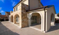 Kuca, Krk, prodaja, 950000 €, 170 m2