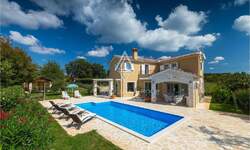 Kuca, Sveti Lovreč, prodaja, 690000 €, 236 m2