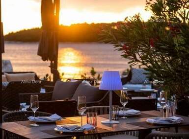 Poslovni prostor, Rovinj, prodaja, 1300000 €, 400 m2