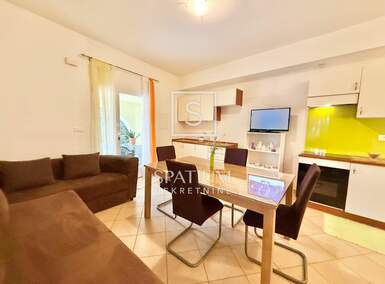 Trosoban stan, Kastav, Brestovice, najam, 1100 €, 80 m2