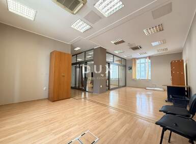 Poslovni prostor, Rijeka, Centar, prodaja, 4800 €, 400 m2