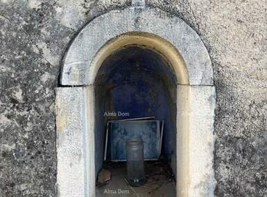 Kuca, Buje, prodaja, 310000 €, 255 m2