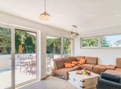 Kuca, Novigrad, prodaja, 1030000 €, 240 m2