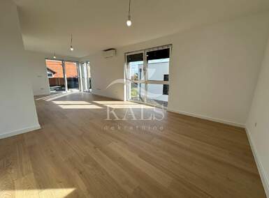 Poslovni prostor, Dugo Selo, Novo Naselje, najam, 800 €, 106 m2