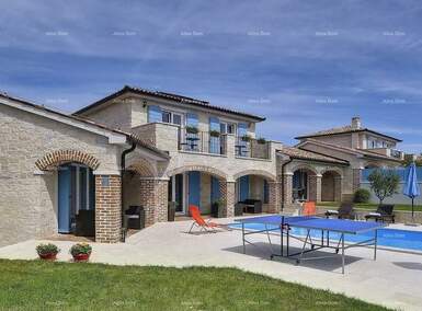 Kuca, Medulin, prodaja, 1500000 €, 400 m2