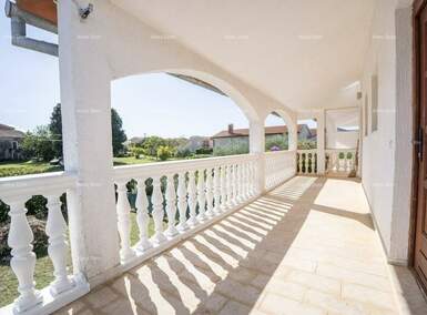 Kuca, Poreč, prodaja, 340000 €, 160 m2